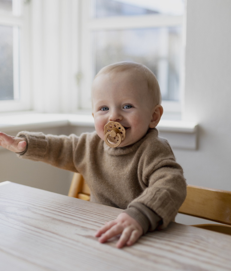 Bibs Boheme Ivory 6-18 mnd Fopspeen