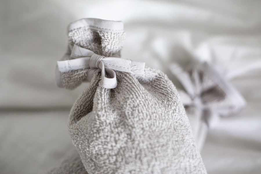 Blush & Blossom Lichtgrijs Kruikenzak