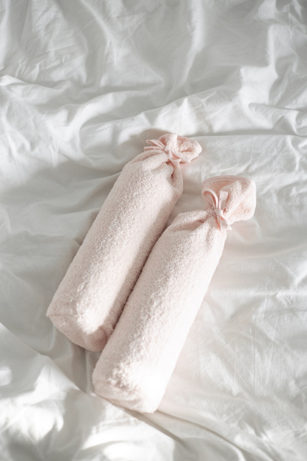 Blush & Blossom Lichtroze Kruikenzak