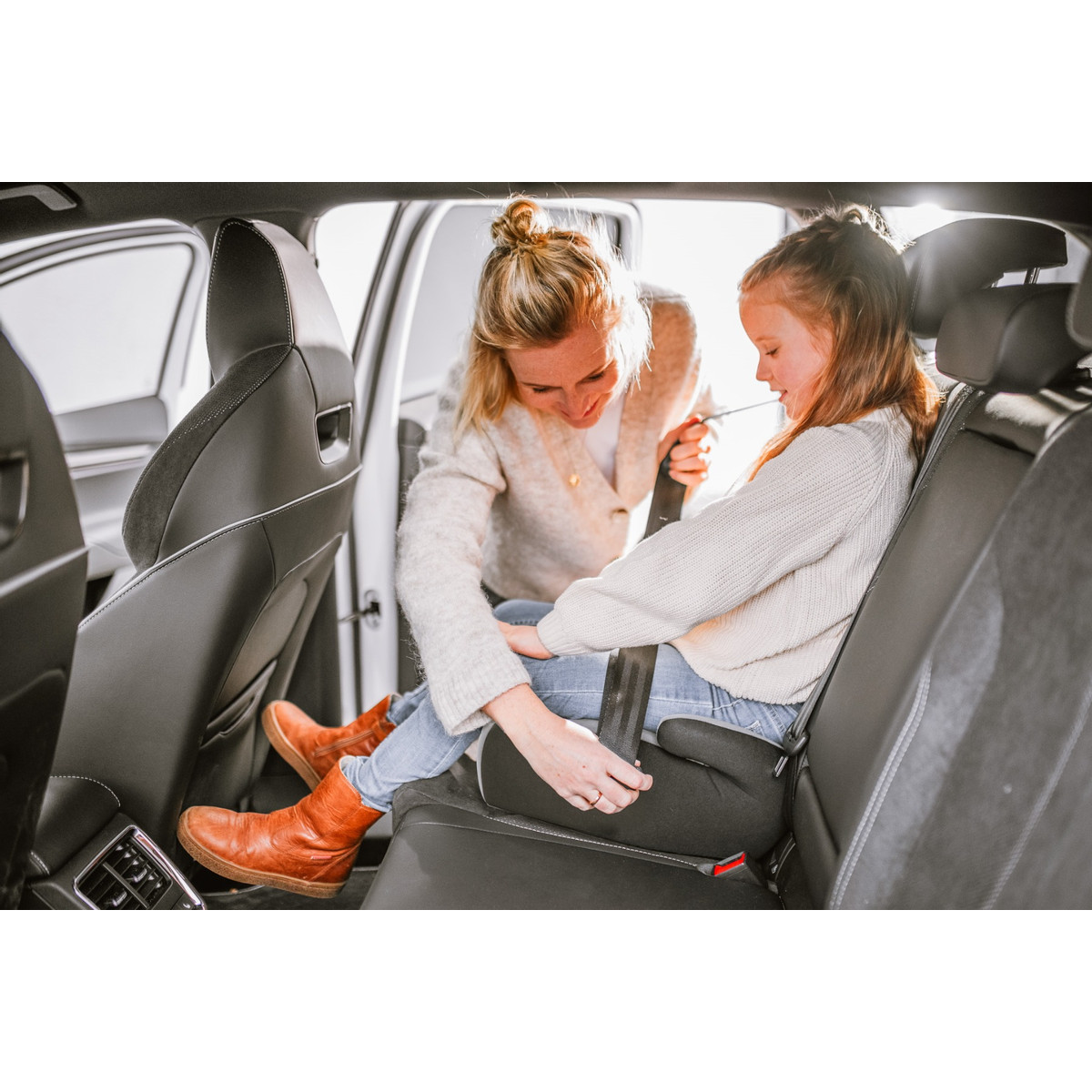 BabyGo Black 125-150 cm i-Size Booster