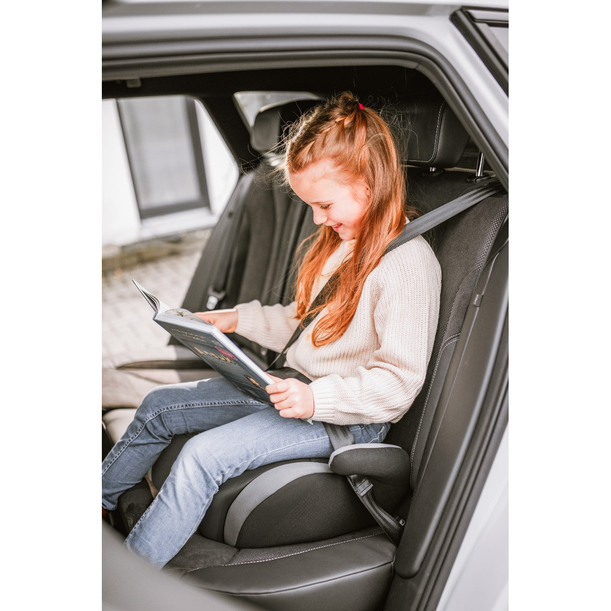 BabyGo Black 125-150 cm i-Size Booster