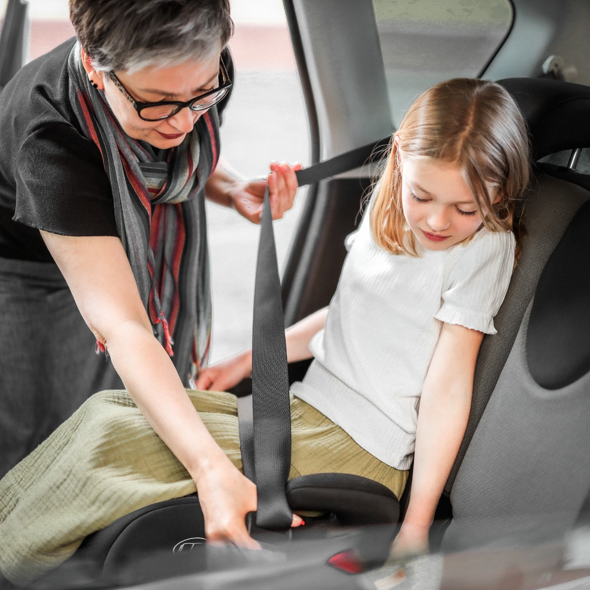 BabyGo Melange Black 125-150 cm i-Size Booster