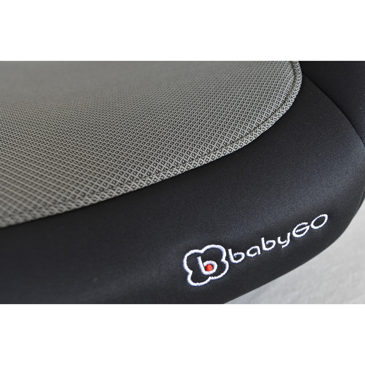 BabyGo Melange Black 125-150 cm i-Size Booster