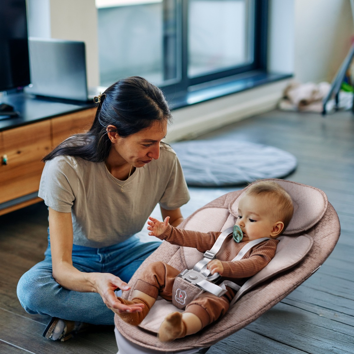 BabyGo Swing Beige Elektrische Babyschommel