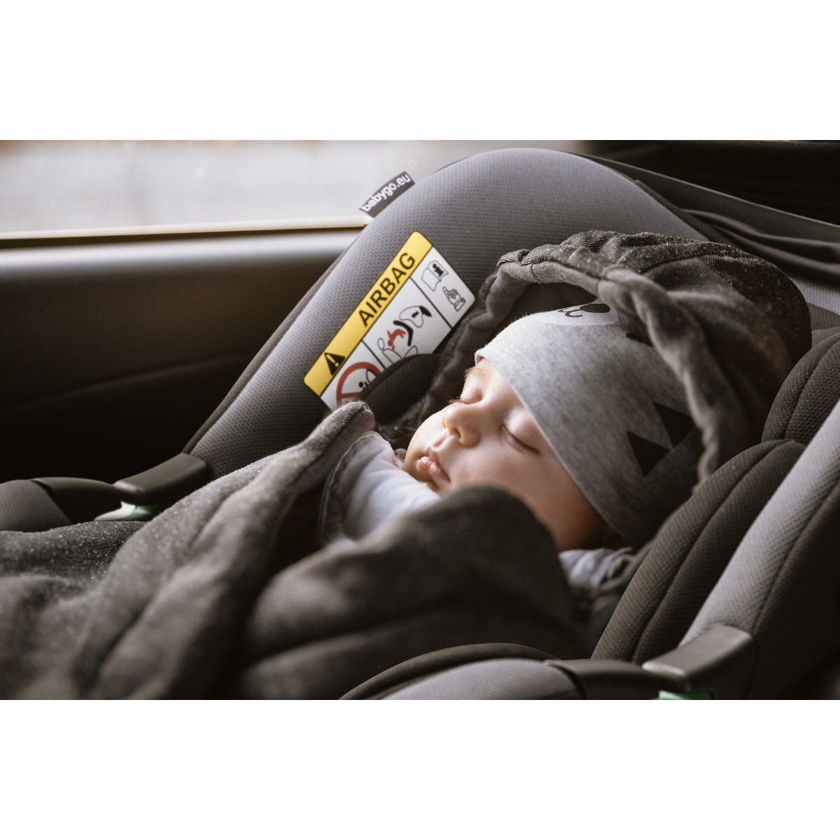 BabyGo Travel XP Black 40-87 cm i-Size Autostoel