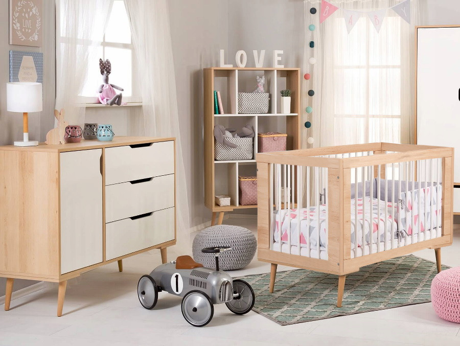Babykamer Marloes Naturel: Ledikant & Commode