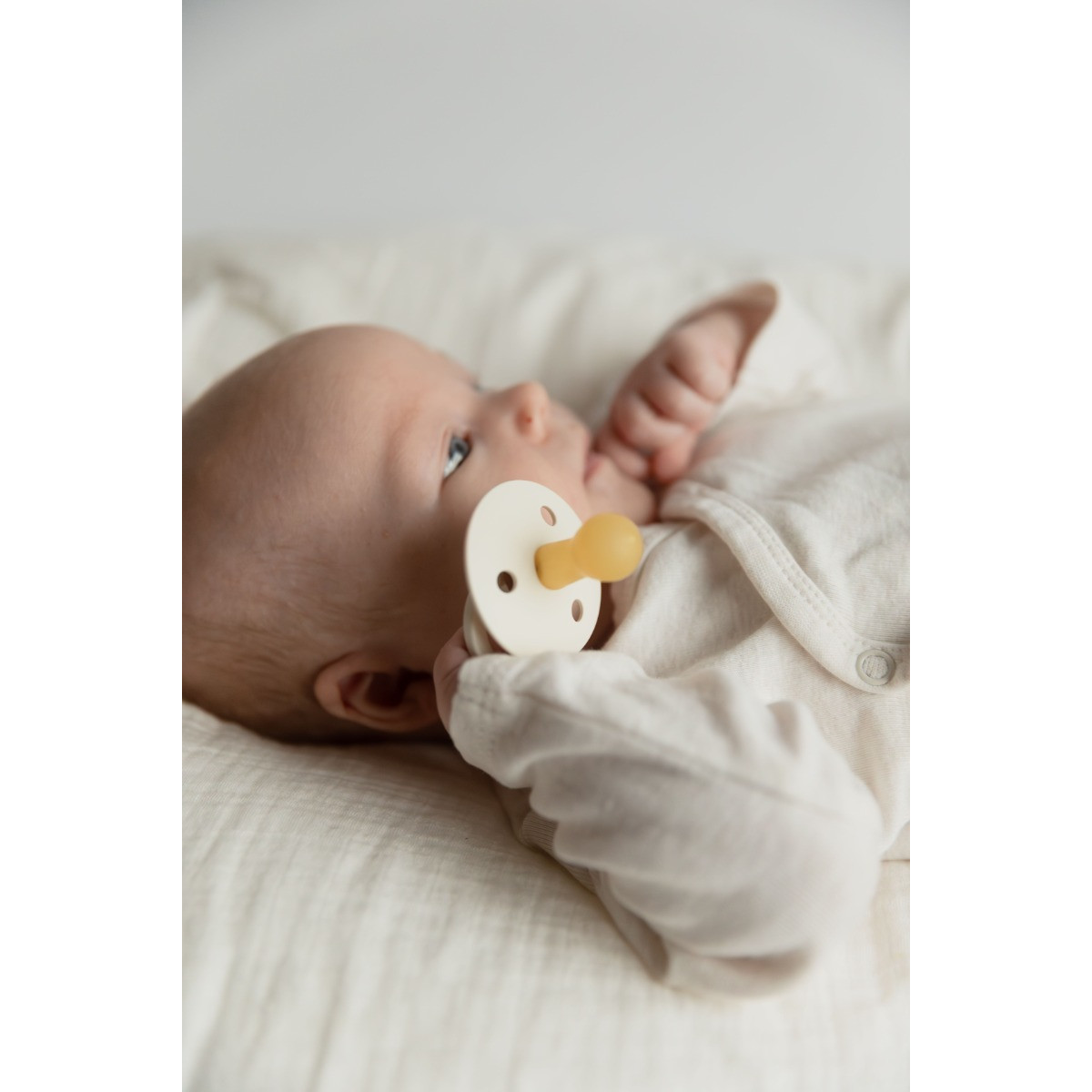 Bibs Ivory 0-6 mnd Fopspeen