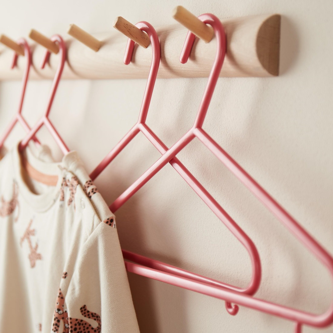 Bieco Kledinghangers Kunststof Berry 8 stuks