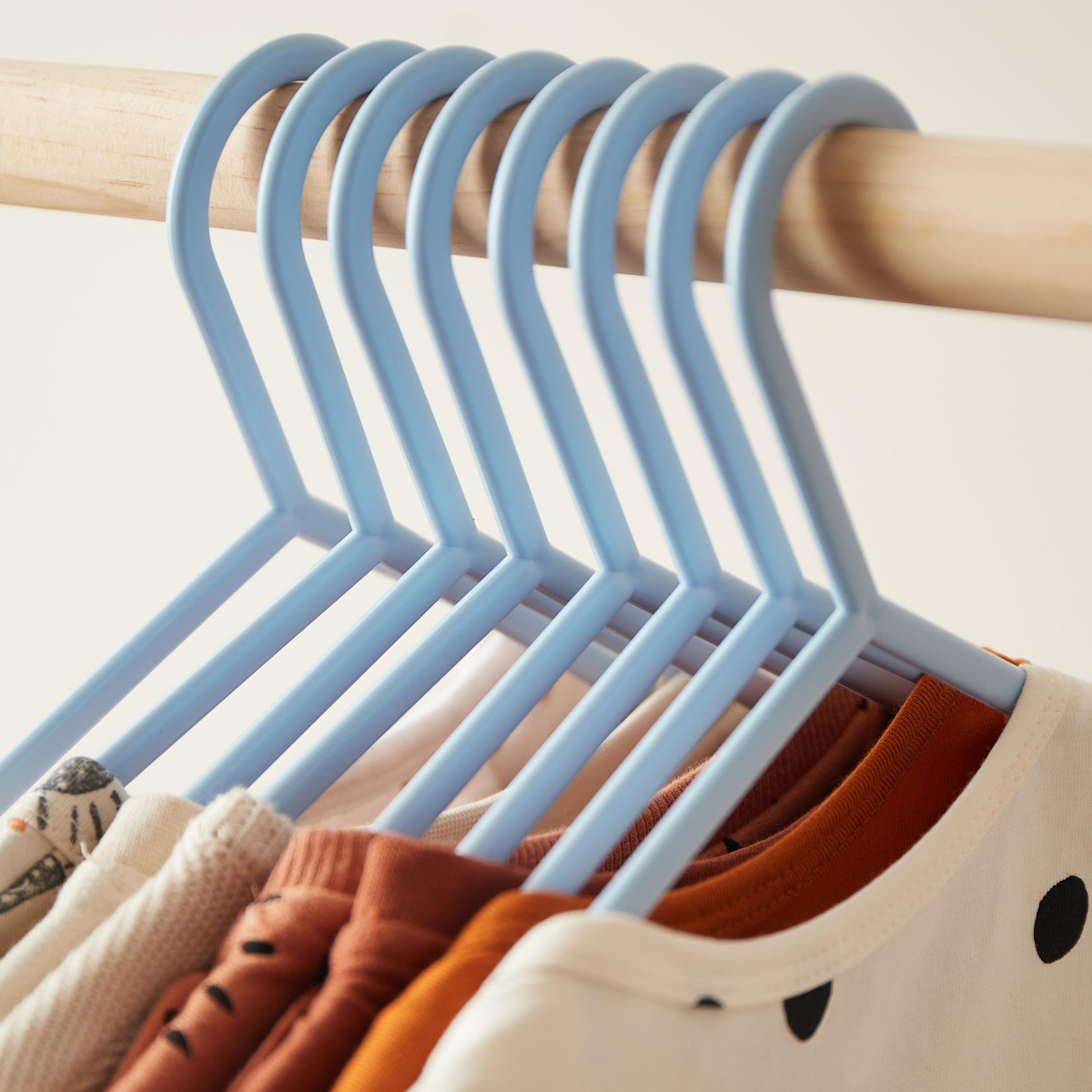 Bieco Kledinghangers Kunststof Hazy Blue 8 stuks