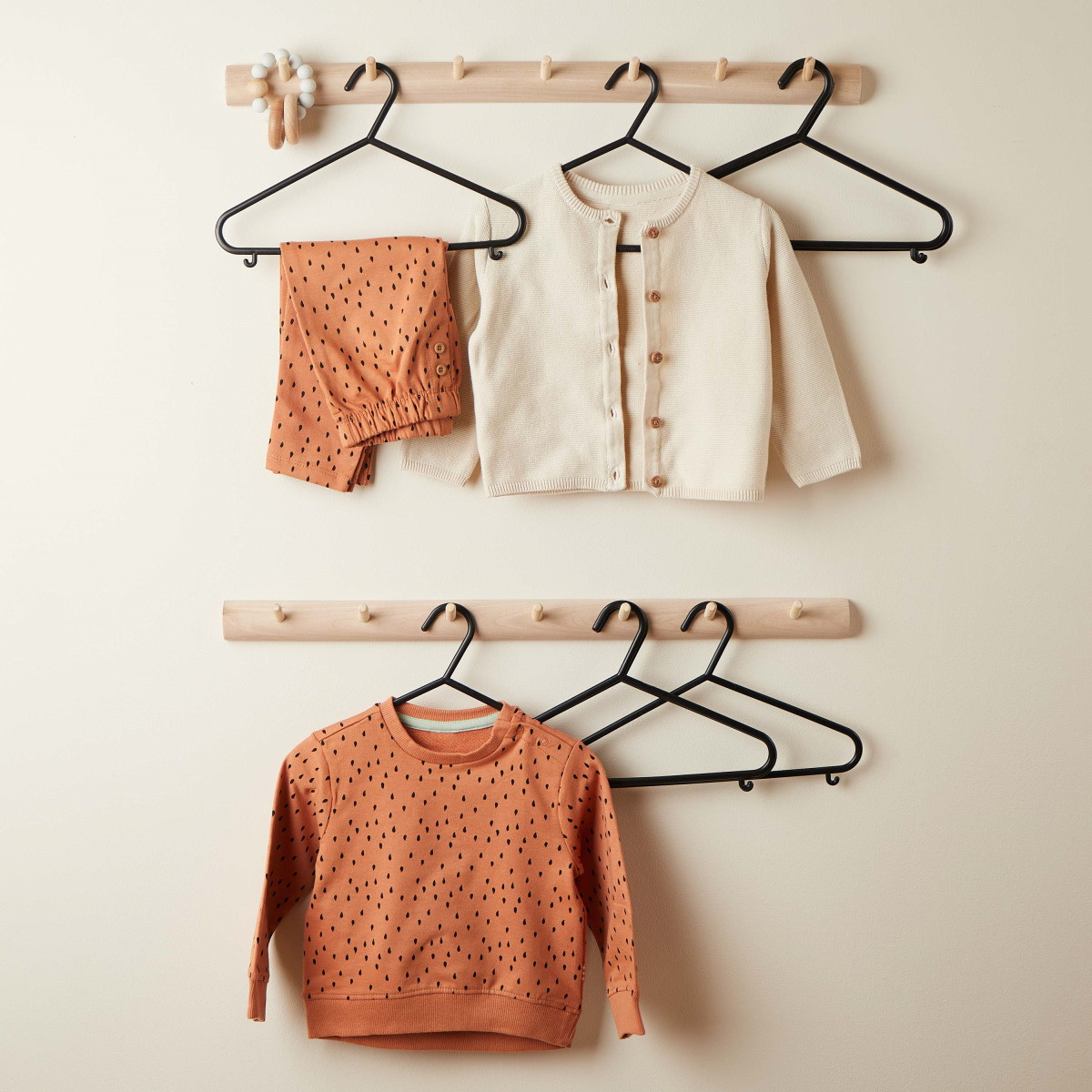 Bieco Kledinghangers Kunststof Zwart 8 stuks