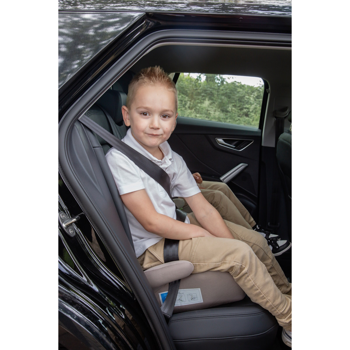 Ding Myla Black 125-150 cm i-Size Booster DI-903345