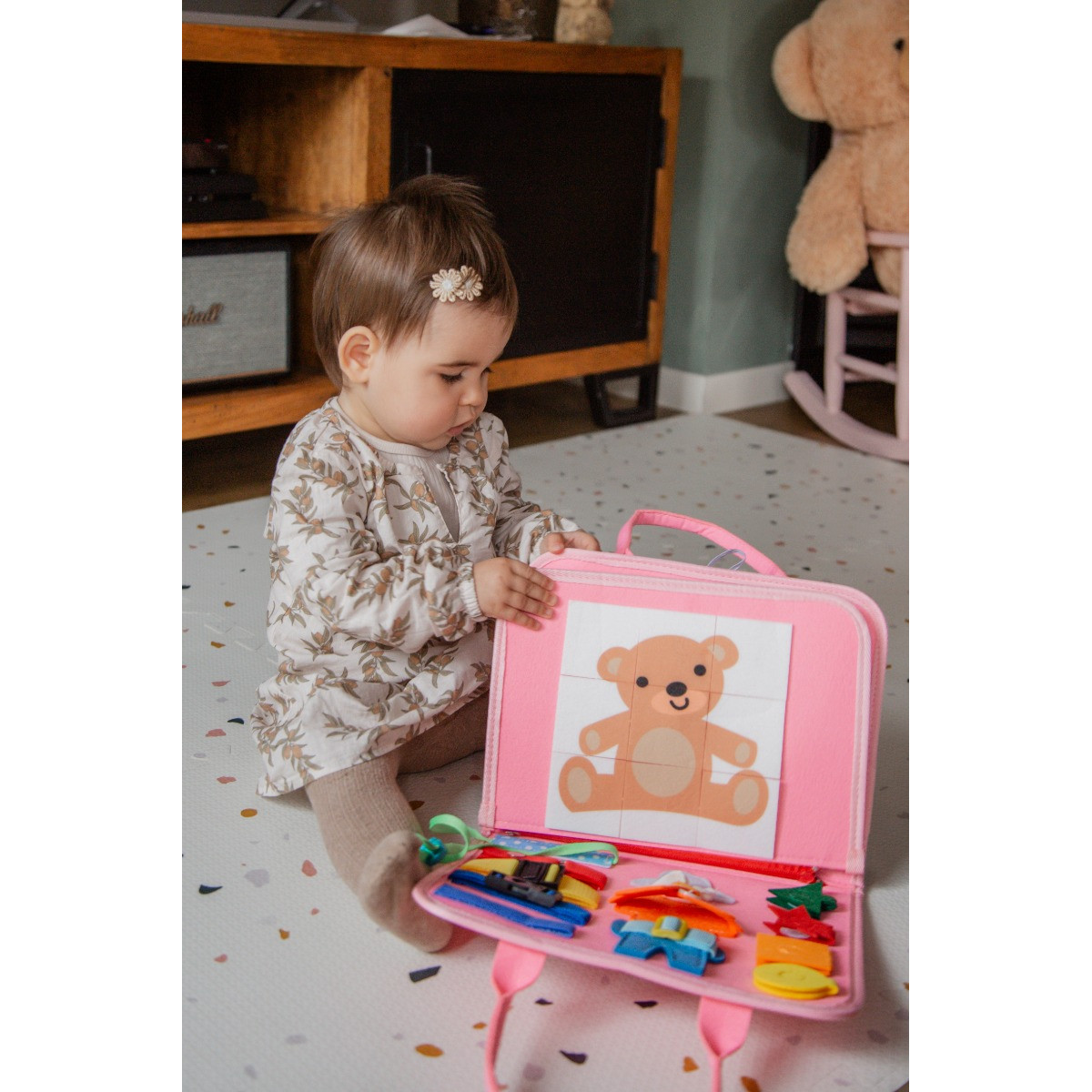 Eco Toys Roze Busy Board Activiteitenboek