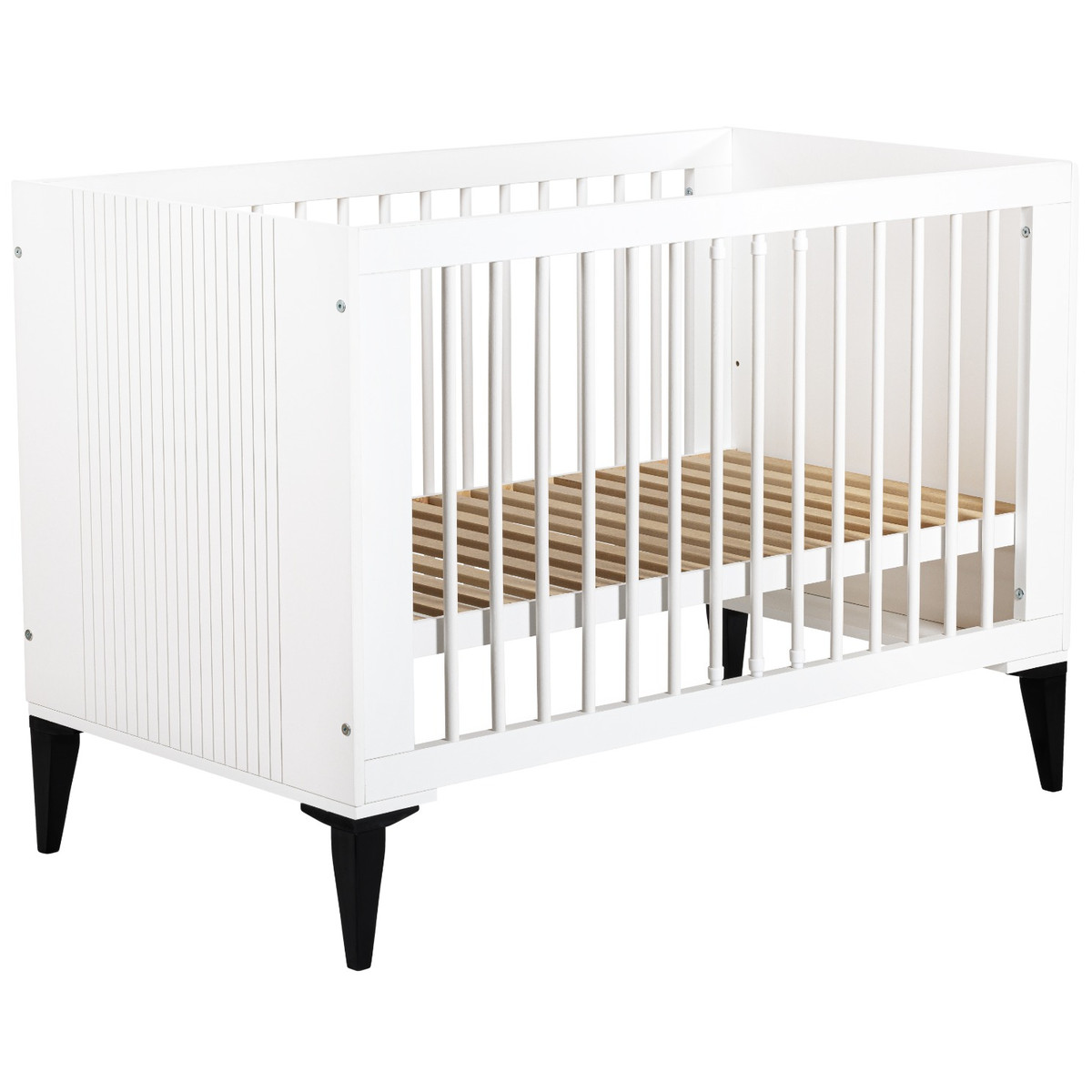 Babykamer Mia: Ledikant en Commode