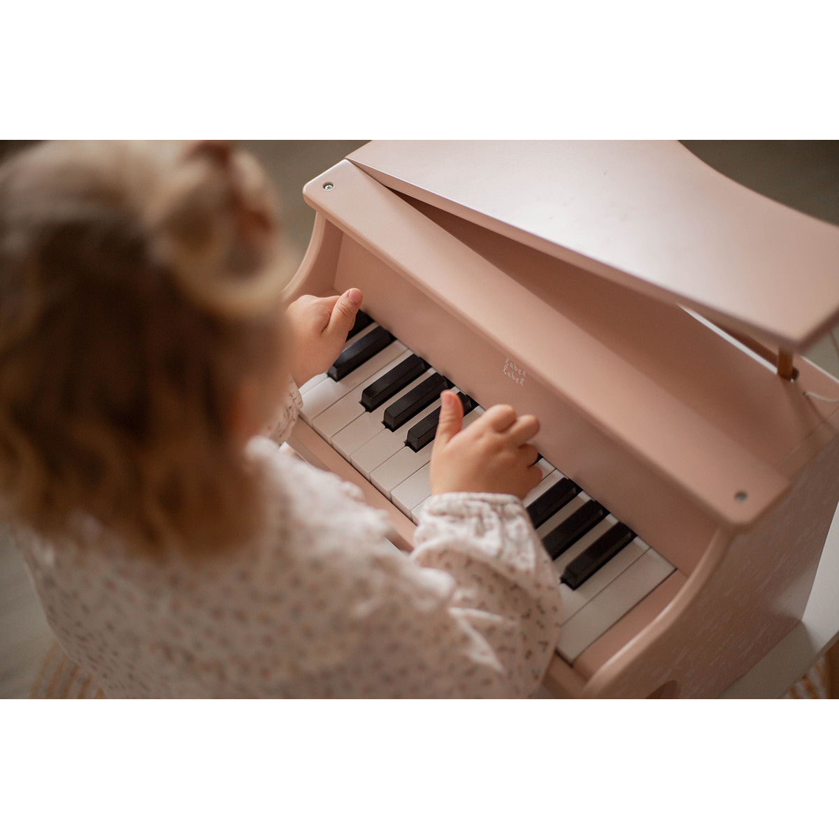 Label Label Roze Houten Piano