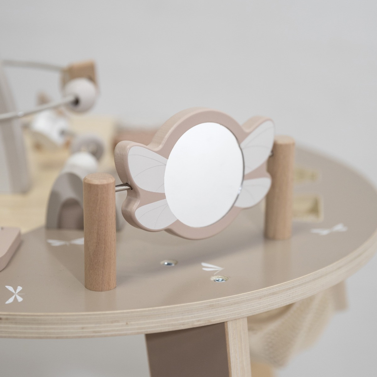 Label Label Nougat Houten Activiteitentafel