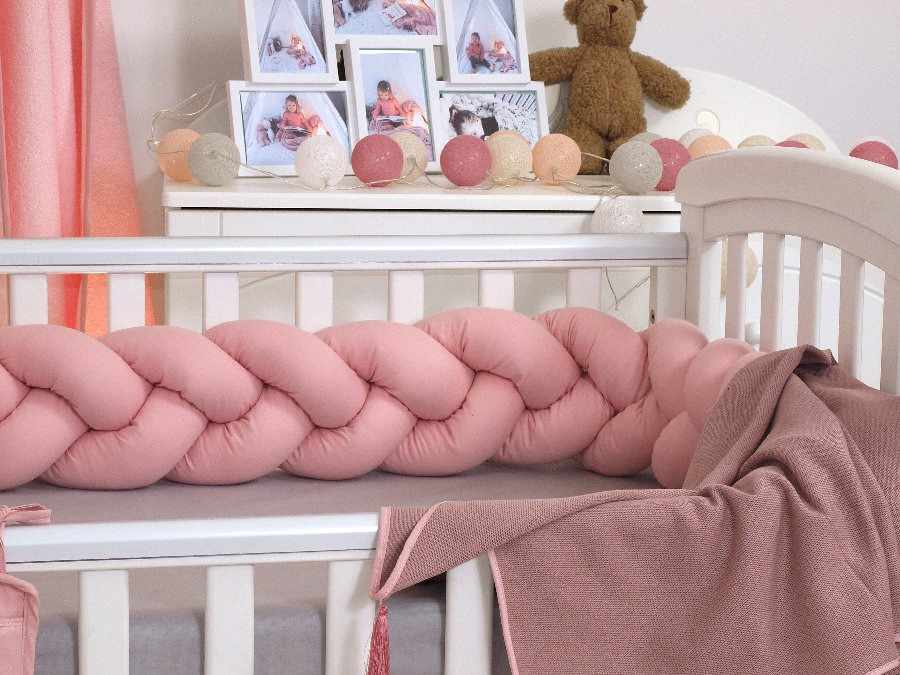 MamaLoes Amy Pure Roze 2-in-1 Babynest en Braided Bedbumper