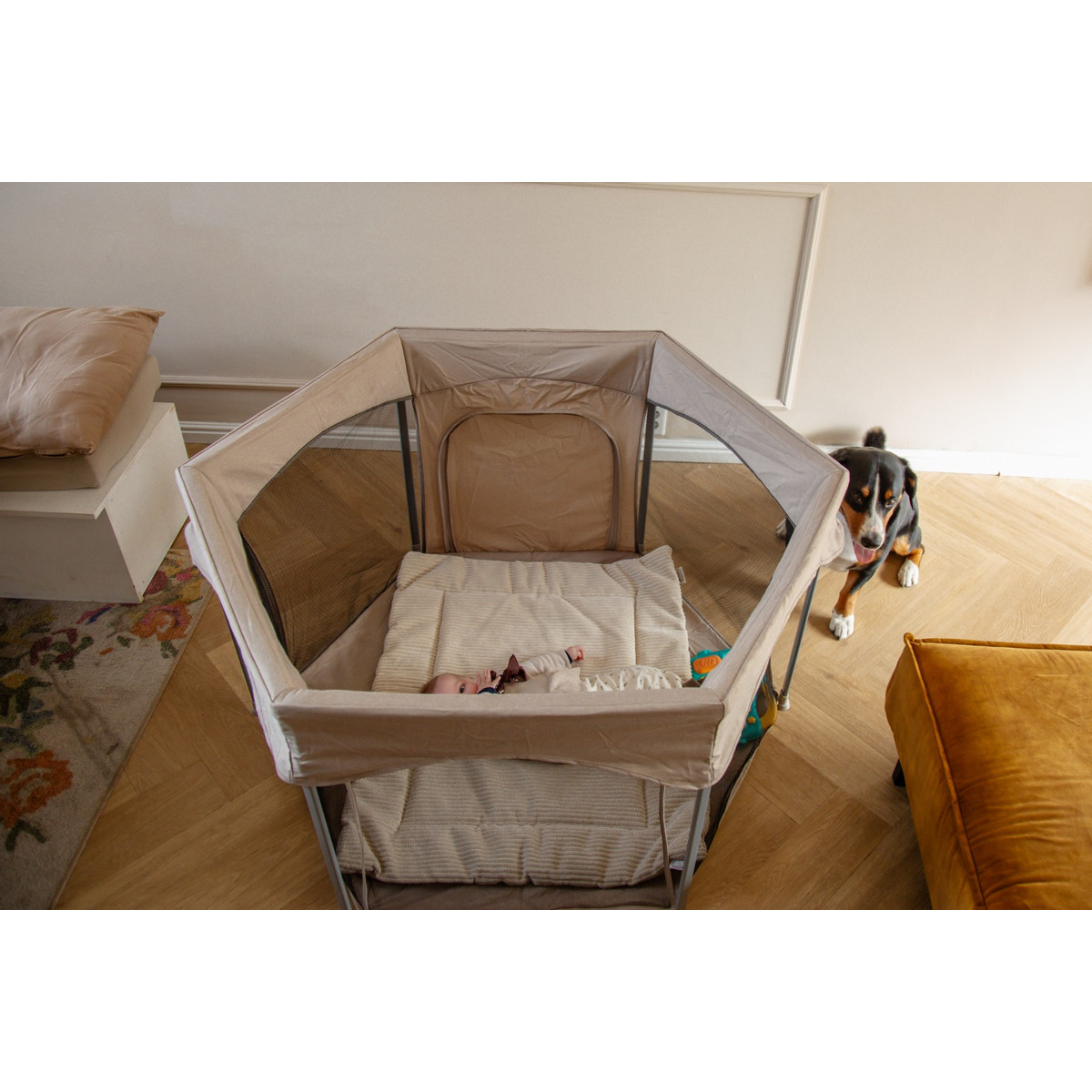 Mamaloes Boris Beige 6-Hoekige Inklapbare Baby Box