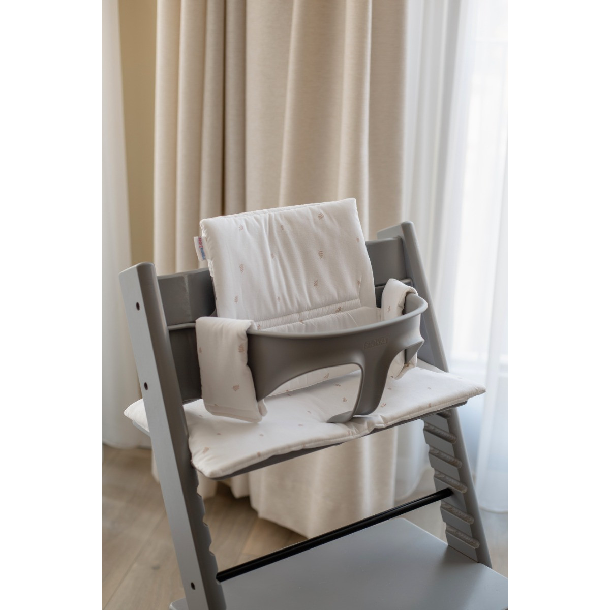 MamaLoes Natuur Ecru Meegroei Stoelverkleiner