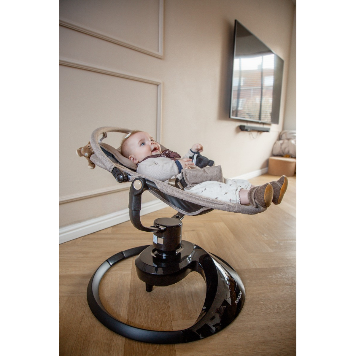 MamaLoes Nola Zwart Deluxe Elektrische Babyschommel