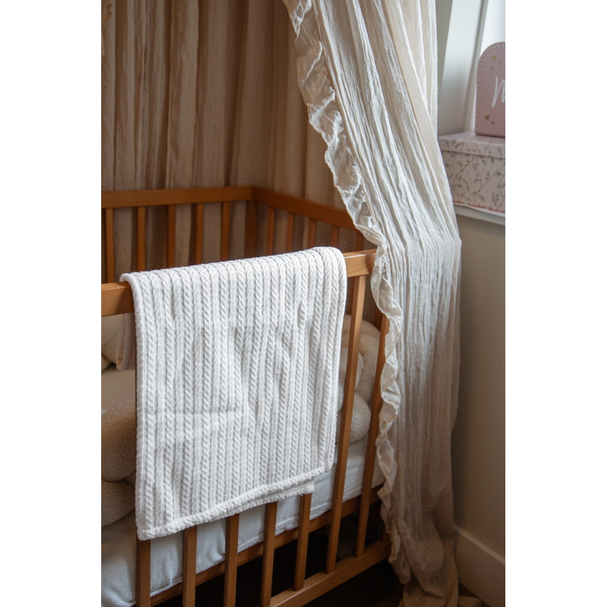 MamaLoes Off-white 100x150cm Knitted Ledikantdeken