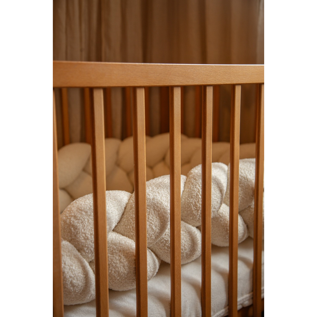 MamaLoes Teddy Boucle Naturel 210 cm Braided Bedbumper