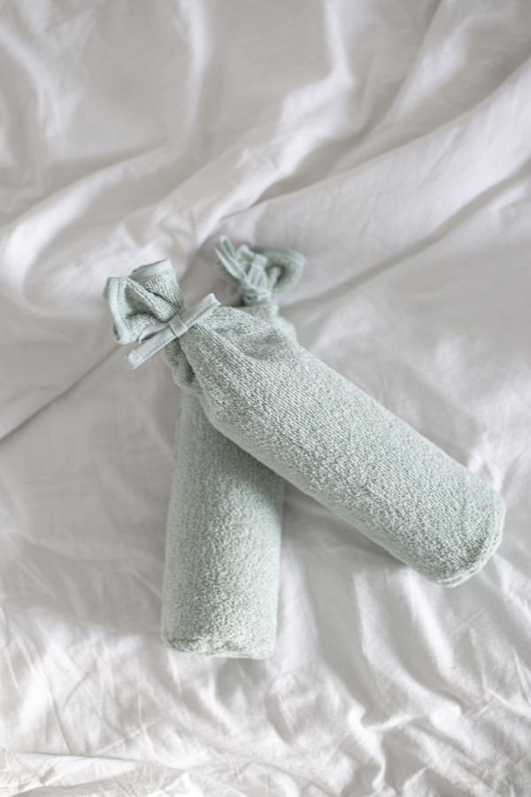 Blush & Blossom Stone Green Kruikenzak