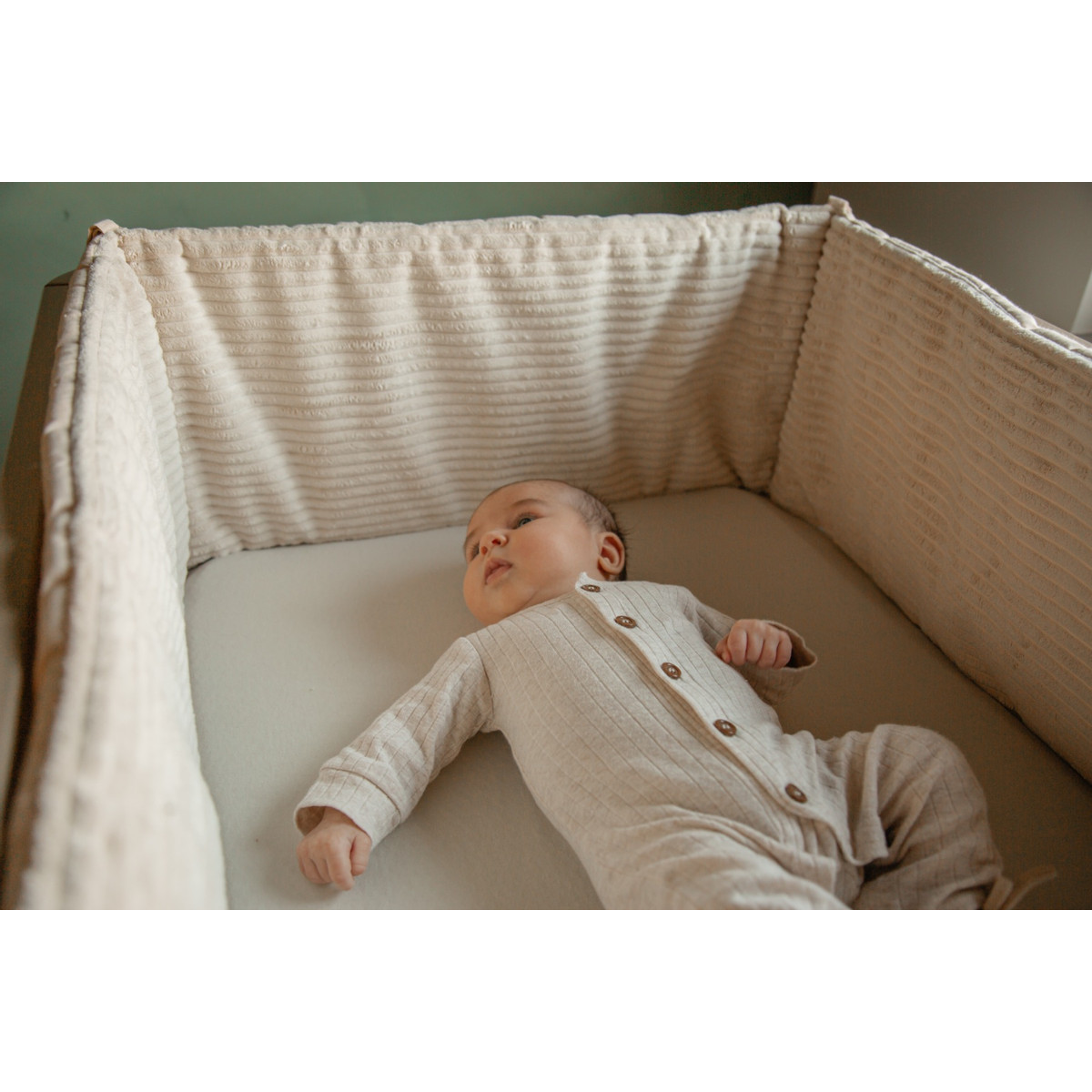 MamaLoes Velours Rib Groen 30 x 180 cm Bedbumper