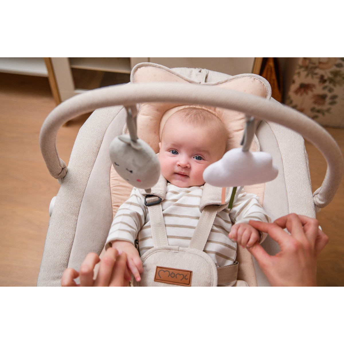 Momi Pearl Beige Elektrische Babyschommel