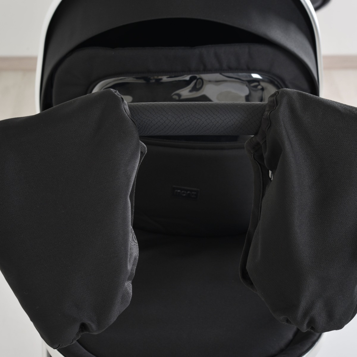 Moni Alina Black Onyx 3-in-1 Combi Kinderwagen met i-Size Autostoel