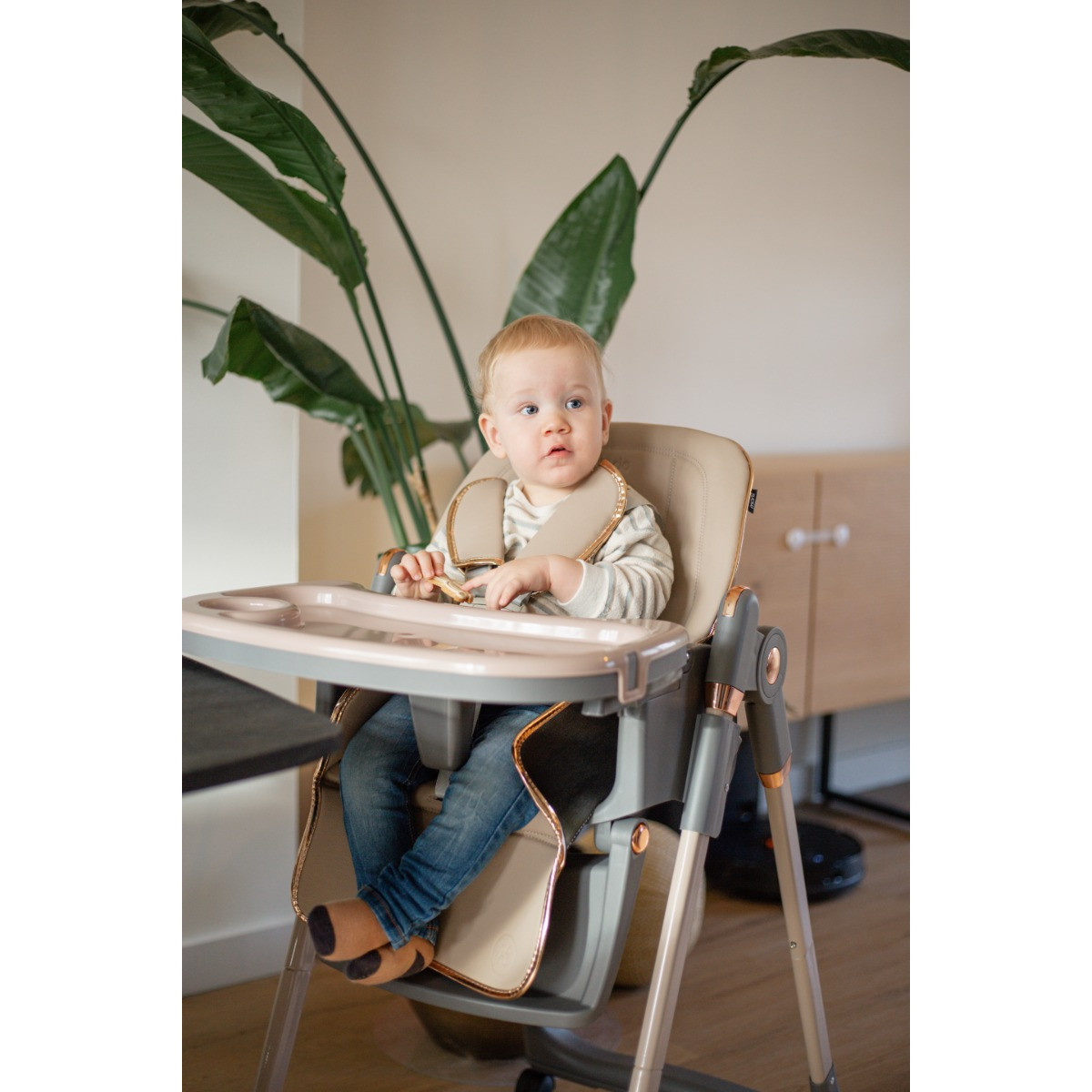 Moni Lindo Beige Kinderstoel incl. Accessoires