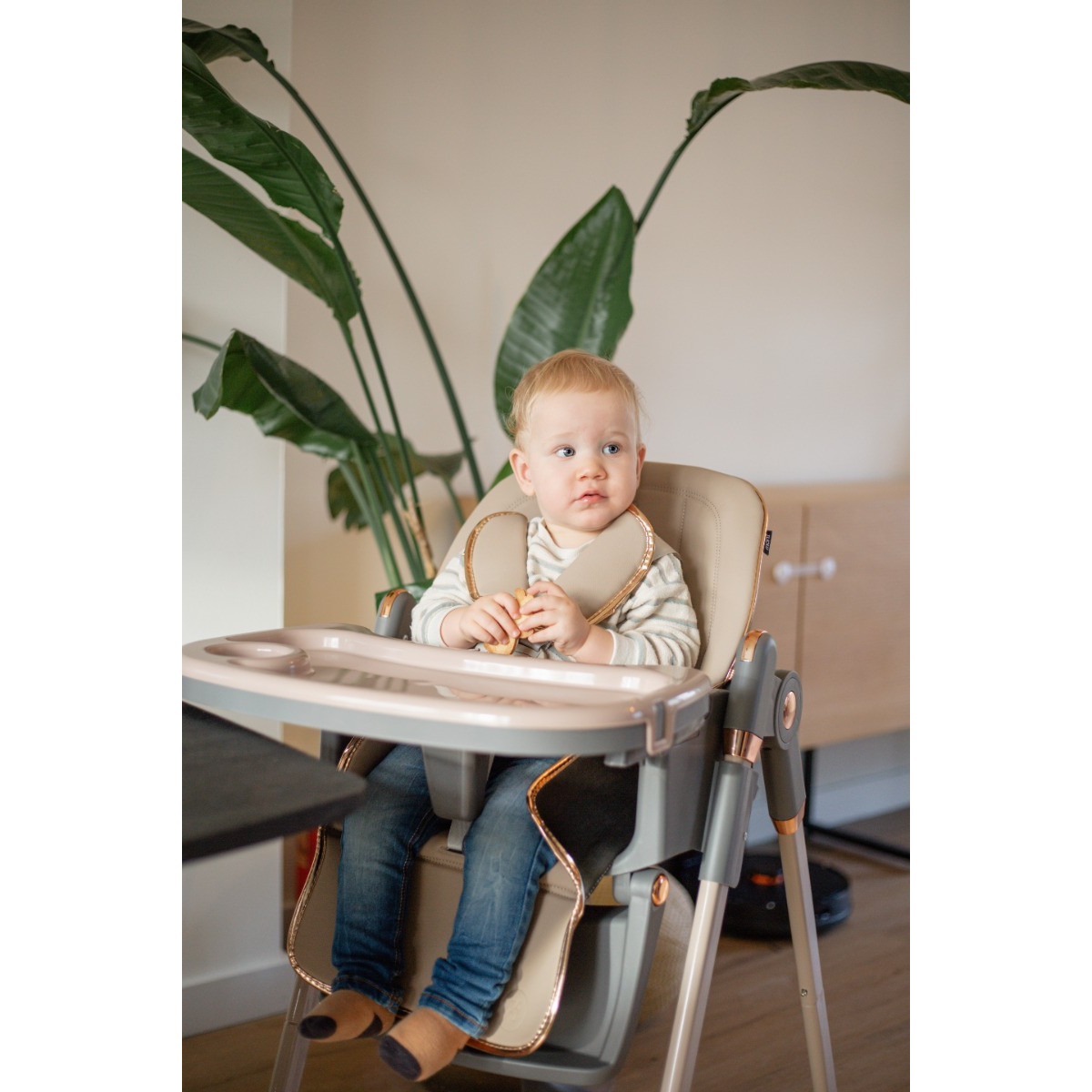 Moni Lindo Beige Kinderstoel incl. Accessoires