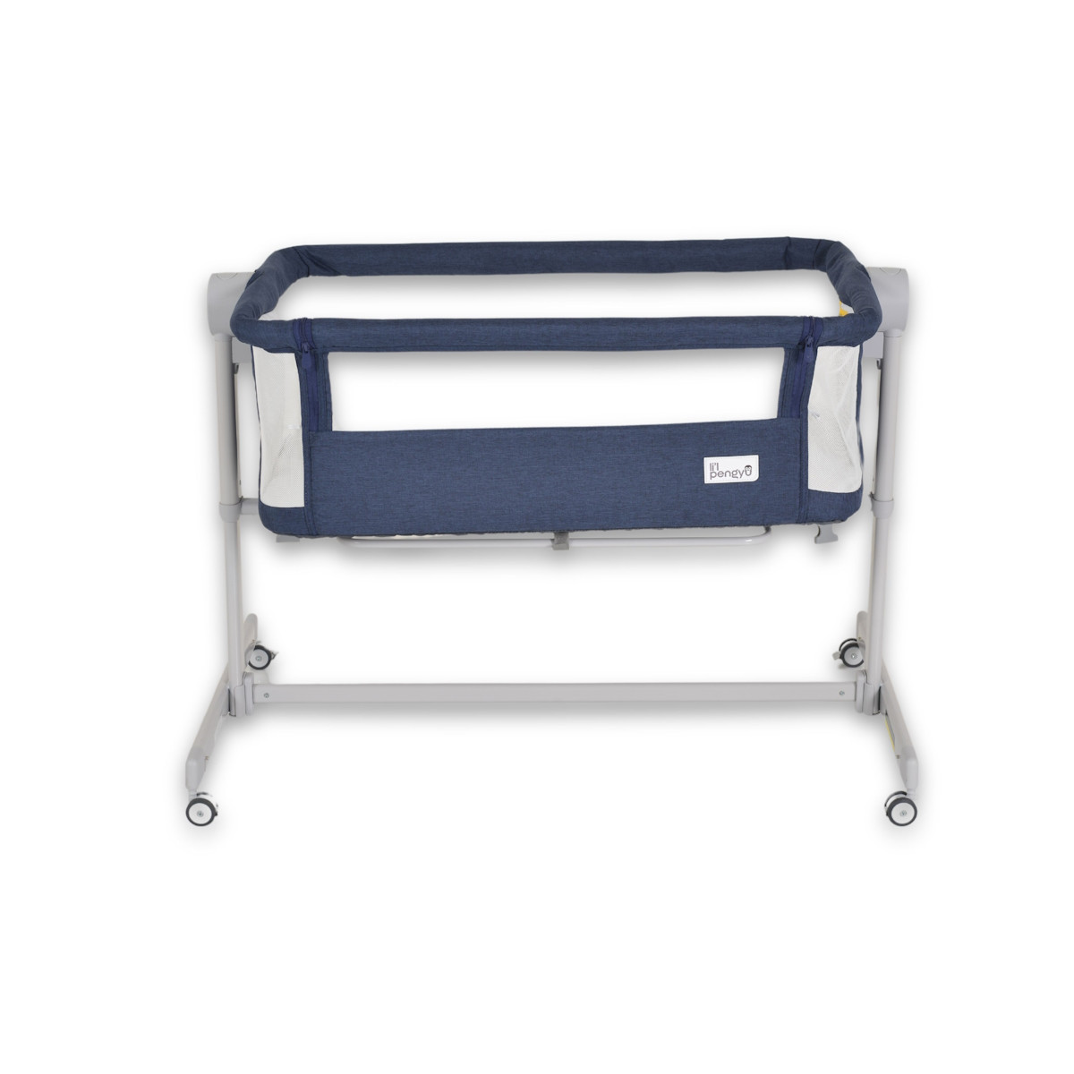 Moni Pengy Blue Wieg aan Bed