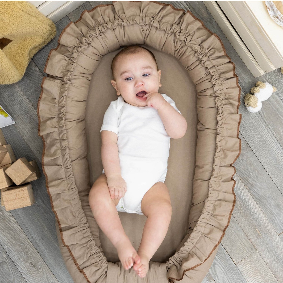 Mordesign Morremix Ruffle Cappuccino Small Babynest