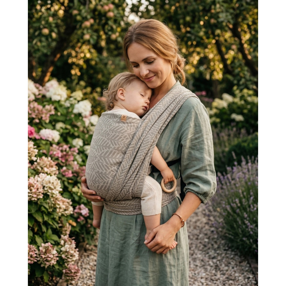 Zaffiro Be Close Beige Leaves Multifunctionele Draagdoek