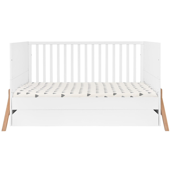 Bellamy Lotta Snow Babykamer: Ledikant/Juniorbed en Commode met 6 lades