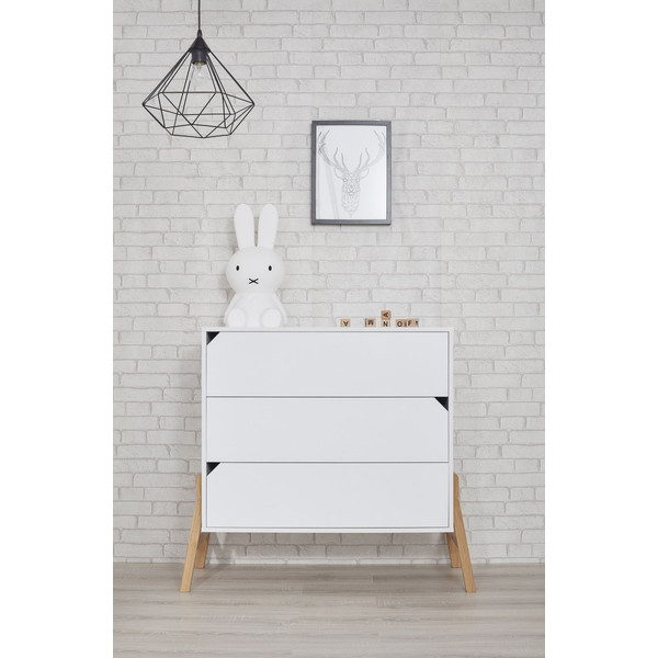 Bellamy Lotta Snow Babykamer: Ledikant/Juniorbed, Commode met 3 lades en 2-Deurskast