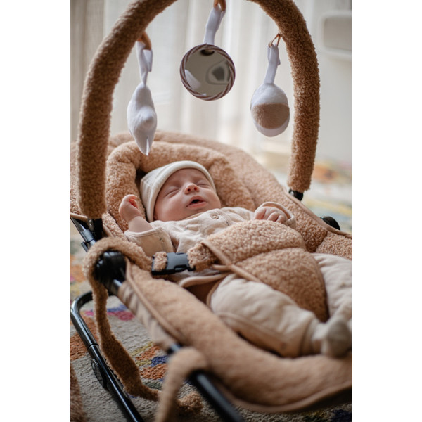 Ding Viggo Bouclé Nougat Wipstoel