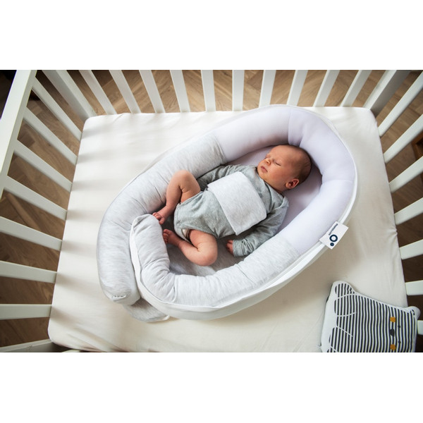 Cocoon baby nest 2025