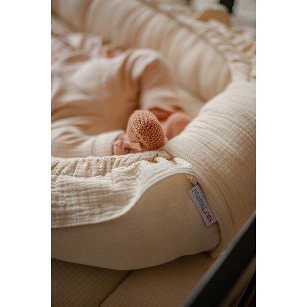 MamaLoes Soft Cotton Ecru Ruffle Babynest & Boxkleed