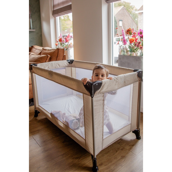 MamaLoes Soof Beige Campingbed + Opvouwbaar Matras in Tas