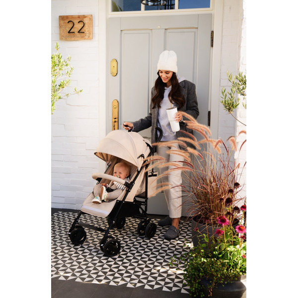Momi Akira Gray Compacte Buggy