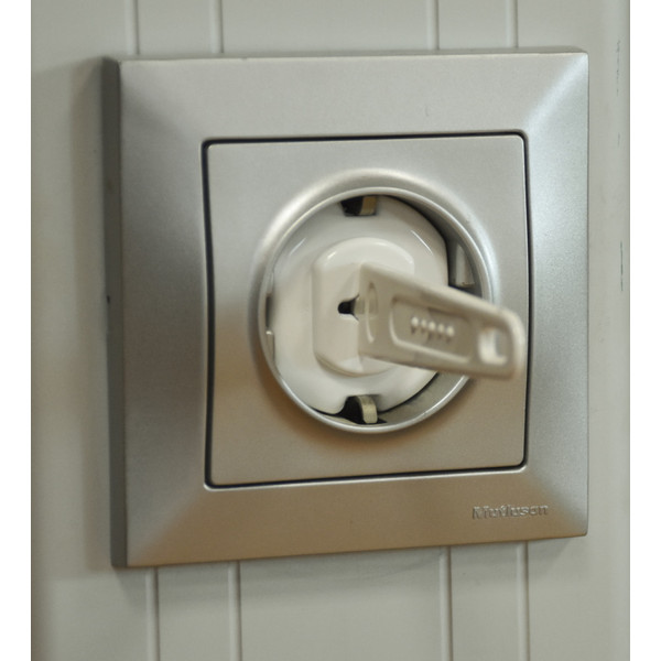 Sevibaby 8 Stuks Stopcontactbeschermers met Sleutel 8628